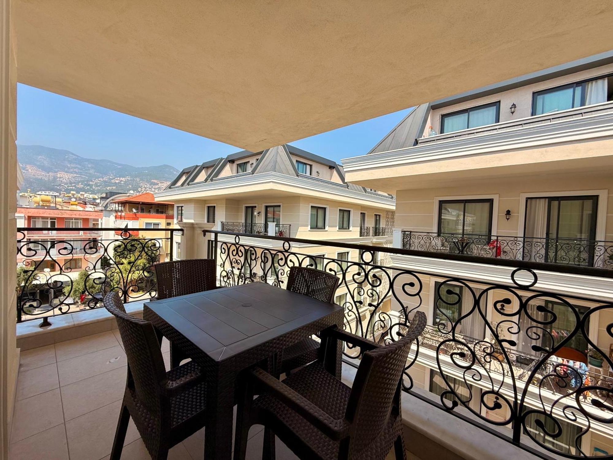 Sa Apartment! 2bd Duplex On The Cleopatra Apartment